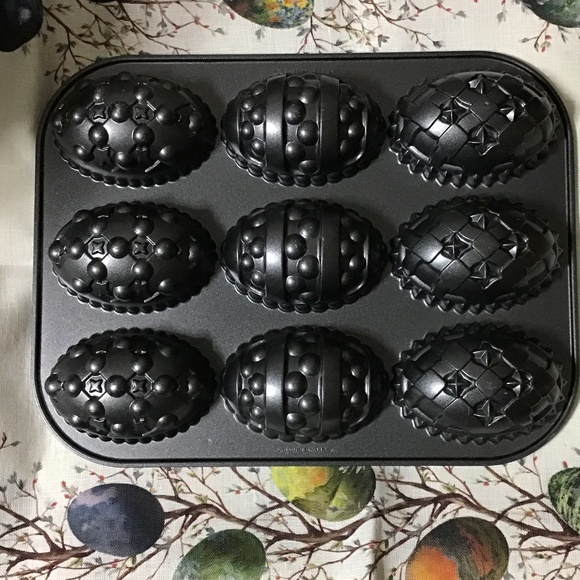 Nordic Ware Easter Egg Cake Pan - Picture 1 of 3